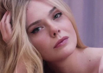 Elle Fanning: Descubra a fortuna da estrela de Hollywood que começou criança!
