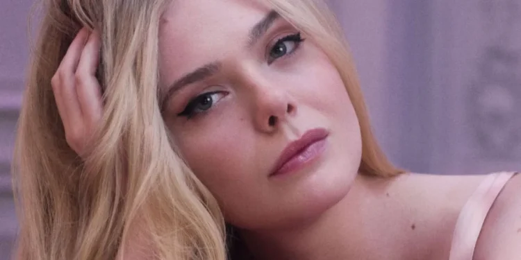 Elle Fanning: Descubra a fortuna da estrela de Hollywood que começou criança!