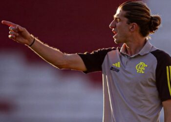 Flamengo: Filipe Luís inicia trabalho com vitória e aposta em Gabigol