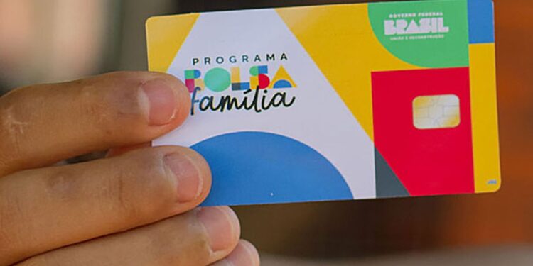 Precisamos falar sobre Bolsa Família e programas similares