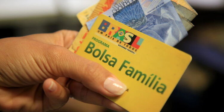 13º do Bolsa Família será pago ou não em 2024? Entenda a Polêmica!