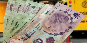 Peso argentino atinge a marca de 1.000 por dólar