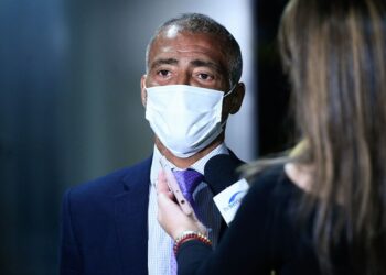 Romário: Fortuna Estimada, Conquistas e Novos Projetos do Craque Brasileiro