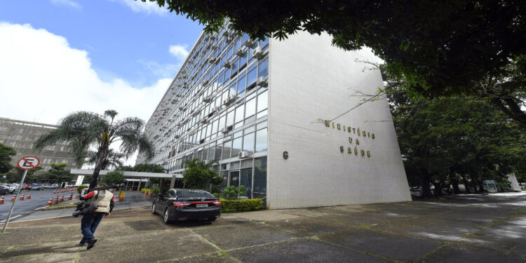 Ministério da Saúde Abrirá 319 Vagas com Salários até R$ 14.2 Mil! Confira