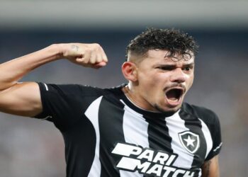 A História De Tiquinho Soares: Carreira, Títulos, Times e Jogos. Confira!