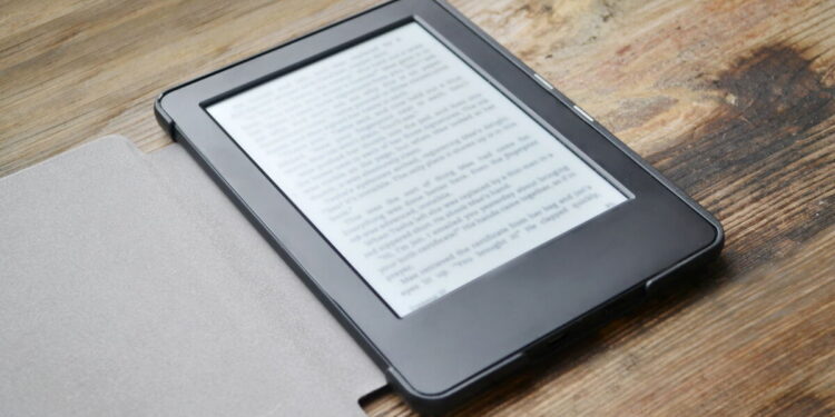 Black Friday Amazon: Conheça A Evolução dos Kindles e suas diferenças.