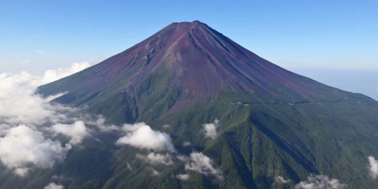 Calor Recorde: Monte Fuji Sem Neve pela Primeira Vez em 130 Anos