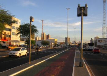 Ciclovia da Avenida Monsenhor Ângelo Sampaio - Petrolina, Pernambuco | Veja essa imagem em: Wikimedia Commons