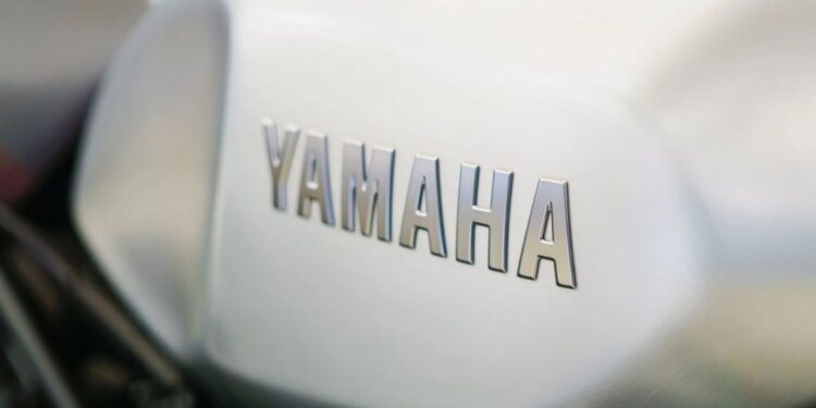 Close up do logotipo da Yamaha | Créditos: depositphotos.com / ezthaiphoto