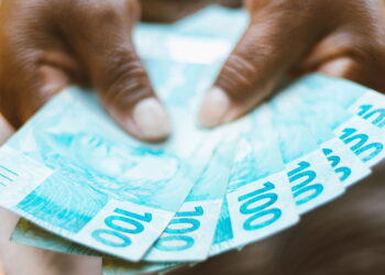Senado aprova! Quem ganha até dois salários mínimos não pagará mais Imposto de Renda