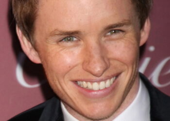 Salário de astro: Saiba quanto ganha Eddie Redmayne