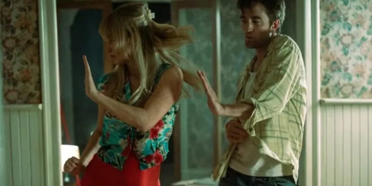 Robert Pattinson e Jennifer Lawrence - Imagem: JoBlo/Divulgação