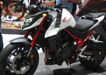 Honda CB750 Hornet | Veja essa imagem em: Wikimedia Commons