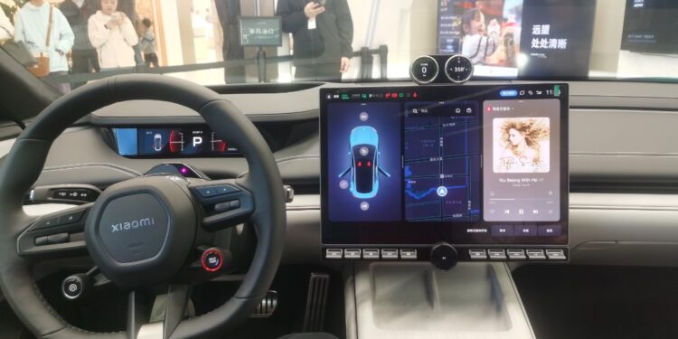 Interior do Xiaomi SU7 Max | Veja essa imagem em: Wikimedia Commons