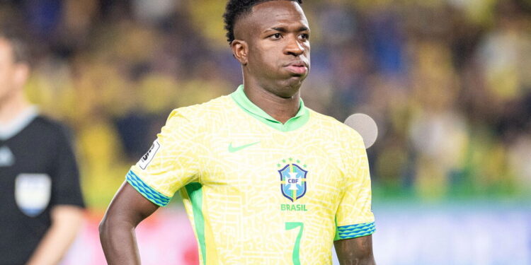 Brasil Faz Bom Primeiro Tempo, Raphinha Marca mas Vini Perde Pênalti!