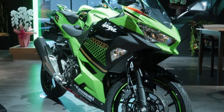 Kawasaki Ninja 400 | Veja essa imagem em: Wikimedia Commons