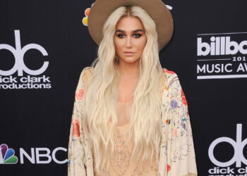 Alcançou a Fama com "Tik Tok": Quanto Vale Kesha Hoje? Confira