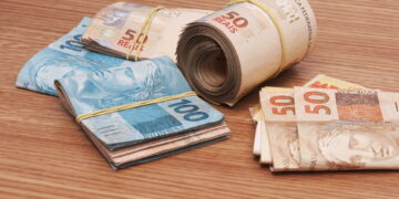 Aumento de R$ 106 no salário mínimo surpreende trabalhadores! Confira