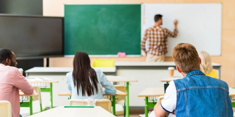 Concurso SME Natal 2024: Oportunidades para Professores com Salários de R$ 3.315,41!