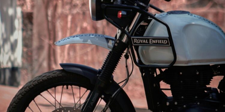 Royal Enfield Himalayan | Veja essa imagem em: Pexels