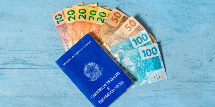 Salário mínimo maior que R$ 1.412: confira os estados com os maiores pisos salariais!