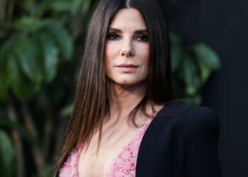 Sandra Bullock: Uma Atriz Completa, Filantropa e Mulher de Negócios