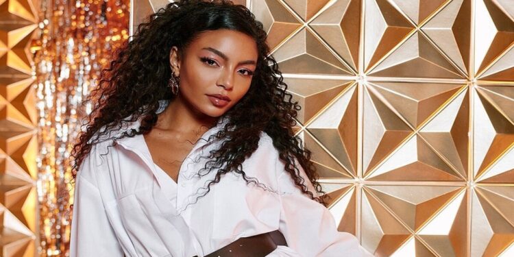 Any Gabrielly: Um Império Construído com Talento e Determinação