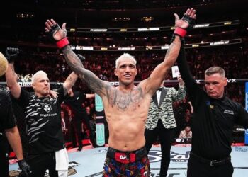 UFC: Charles do Bronx vence Michael Chandler e sonha com cinturão.