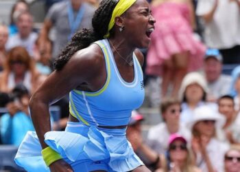 WTA Finals 2024: Coco Gauff Vence Sabalenka e esta decide o título contra Zheng.
