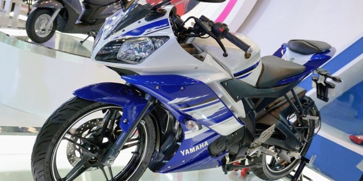 Yamaha R15 | Veja essa imagem em: Wikimedia Commons