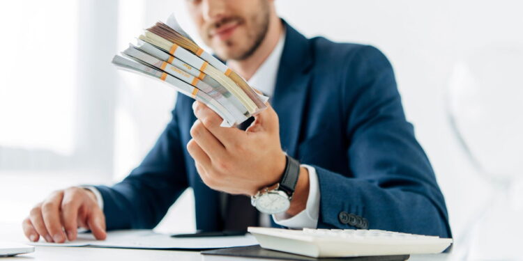 Ranking Global: Os 10 países com os maiores salários mínimos