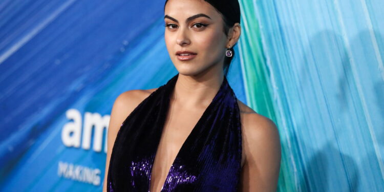 Camila Mendes: Do Sucesso à Fortuna, Uma História Inspiradora