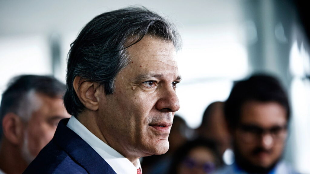 Salário mínimo de 2025: R$ 11 a menos com novas regras fiscais!
