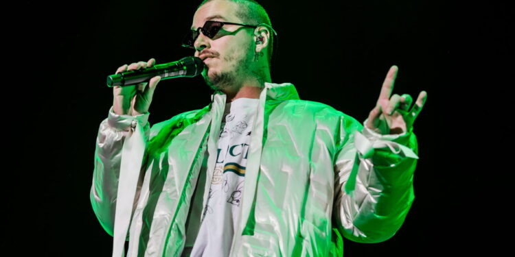 J Balvin: Do Reggaeton aos Milhões – A História de um Sucesso