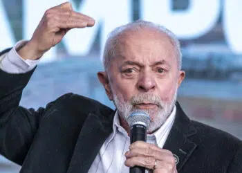 Novo salário mínimo 2025 anima trabalhadores brasileiros!