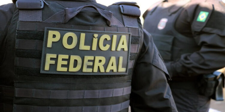Polícia Federal investiga funcionário da caixa por desviar R$ 140 mil.