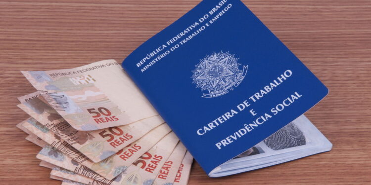 Novo salário mínimo 2025 de R$ 1.804 anima trabalhadores brasileiros!