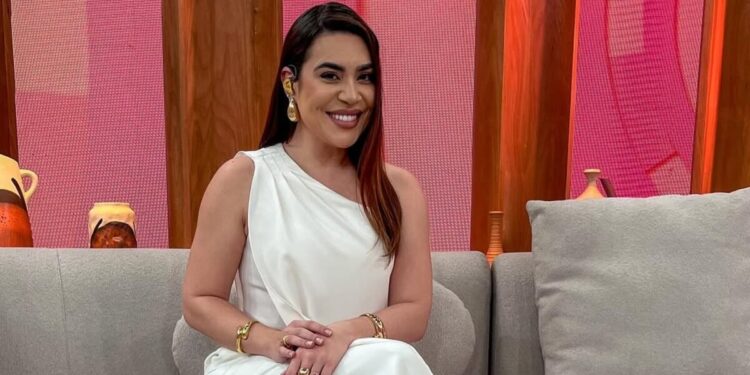 Naiara Azevedo: Uma Lenda do Sertanejo! Conheça a história e fortuna.