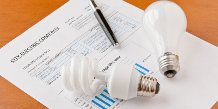 Você sabe como economizar energia elétrica? Descubra aqui