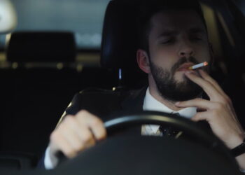 Fumar ao Volante: Saiba as Multas e Riscos que Você Corre