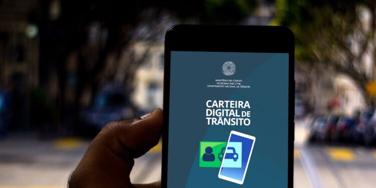 Como identificar o número de espelho da CNH: Segurança e informações complementar