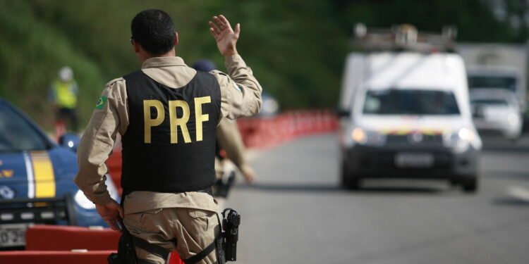 A Polícia Rodoviária Federal Pode Multar Dentro Da Cidade?