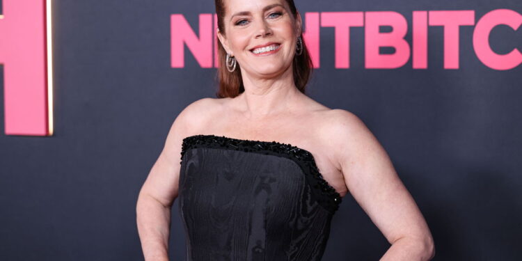 Canina: O terror cômico de Amy Adams que vai te surpreender chega ao Disney+