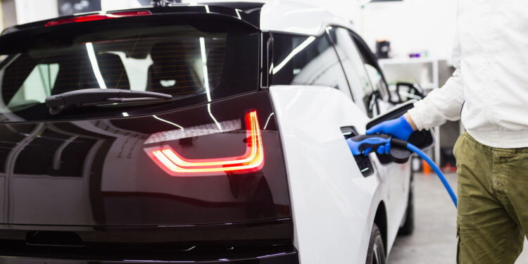 5 Carros Híbridos e Elétricos Mais Baratos do Brasil em 2025!