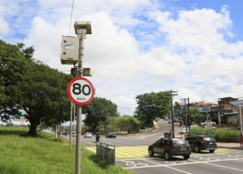 Como funcionam os radares na aplicação de multas nas rodovias?