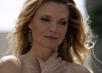 Michelle Pfeiffer: Beleza e talento que encantam gerações em Hollywood