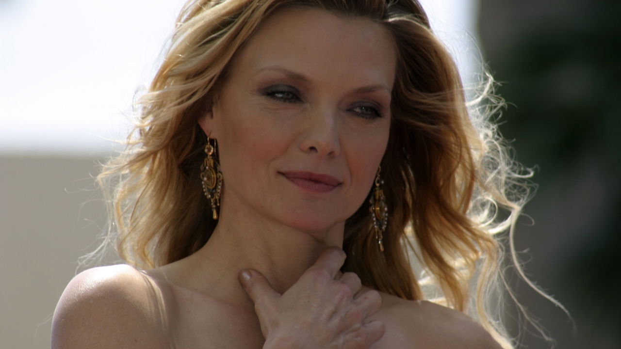 Michelle Pfeiffer: Beleza e talento que encantam gerações em Hollywood