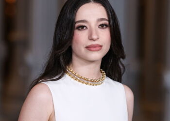 Conheça Mikey Madison: A Nova Sensação de Hollywood indicada ao Oscar por Anora
