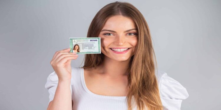 O que é e como solicitar a certidão de prontuário da CNH? Confira