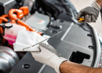 Óleo do Motor: Dicas Essenciais De Como e Quando Verificar